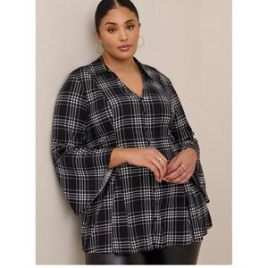 TORRID NWT Fit And Flare Rayon Slub Button-Front Top 0681